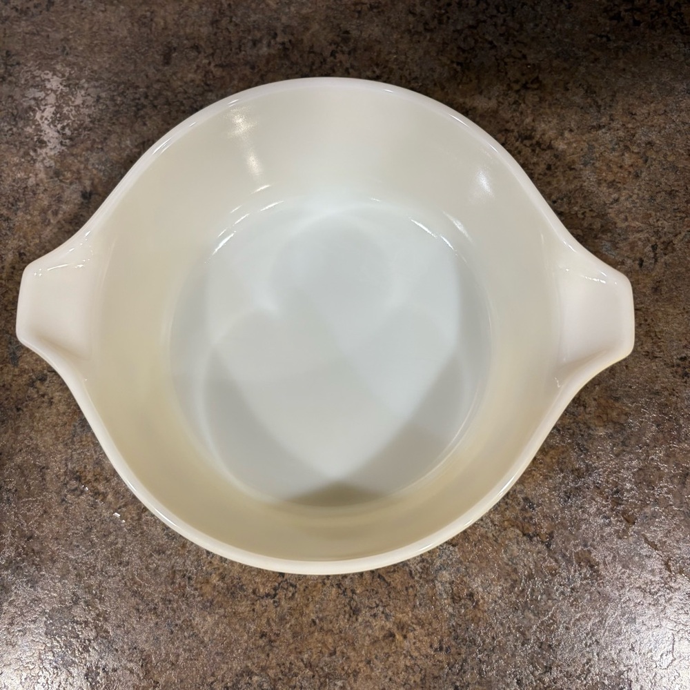 Pyrex Vintage Town and Country 1 1/2 Pint Pyrex Casserole with Lid 472 - Picture 3 of 8